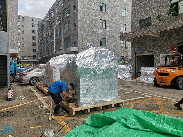 防潮防震木箱包装